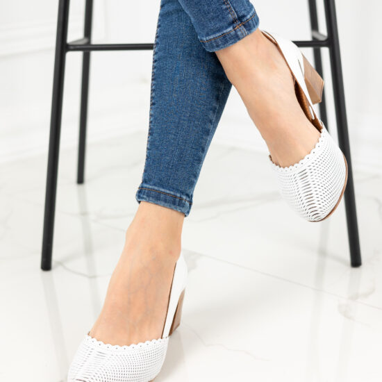 Alternative view of Дамски обувки на нисък ток от естествена кожа в бяло