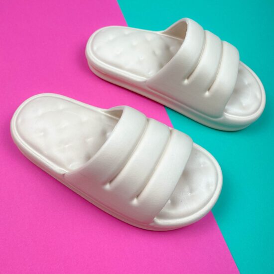 Alternative view of Дамски бежови гумени джапанки с една лента