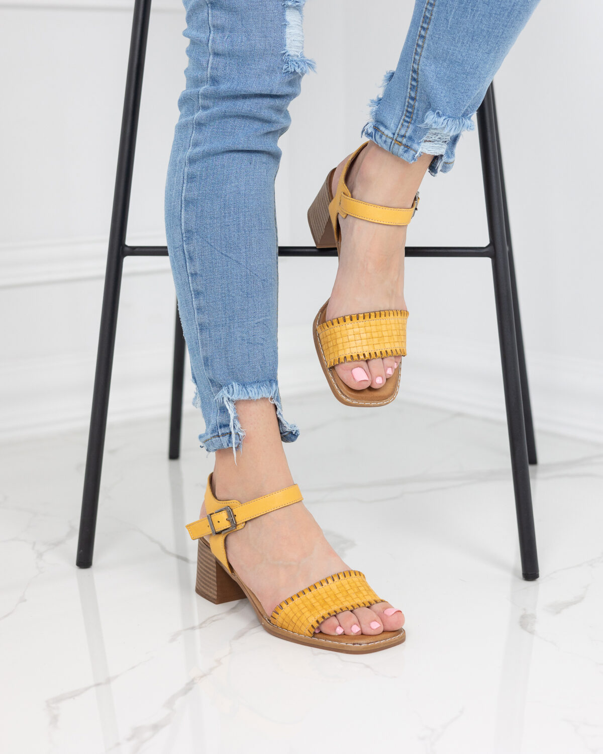 Жълти дамски сандали от естествена кожа Elinor 10526