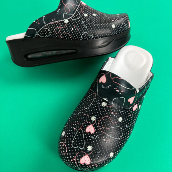 Alternative view of Дамско анатомично медицинско сабо в черен цвят