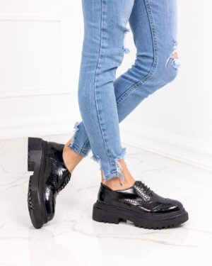 Дамски черни лачени обувки от естествена кожа Elegante  10562