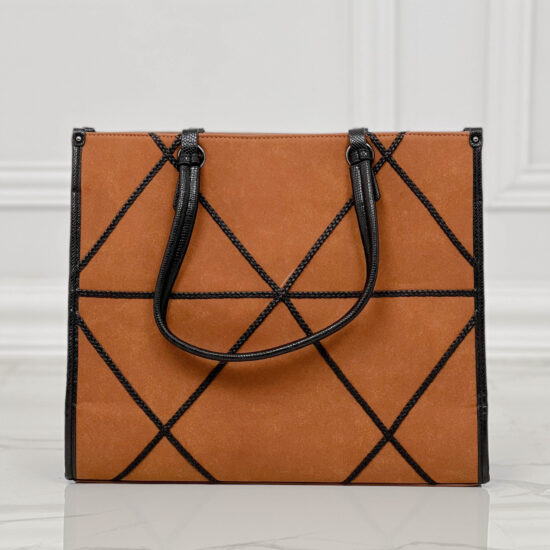 Голяма кафява дамска чанта от еко кожа Braids 20074