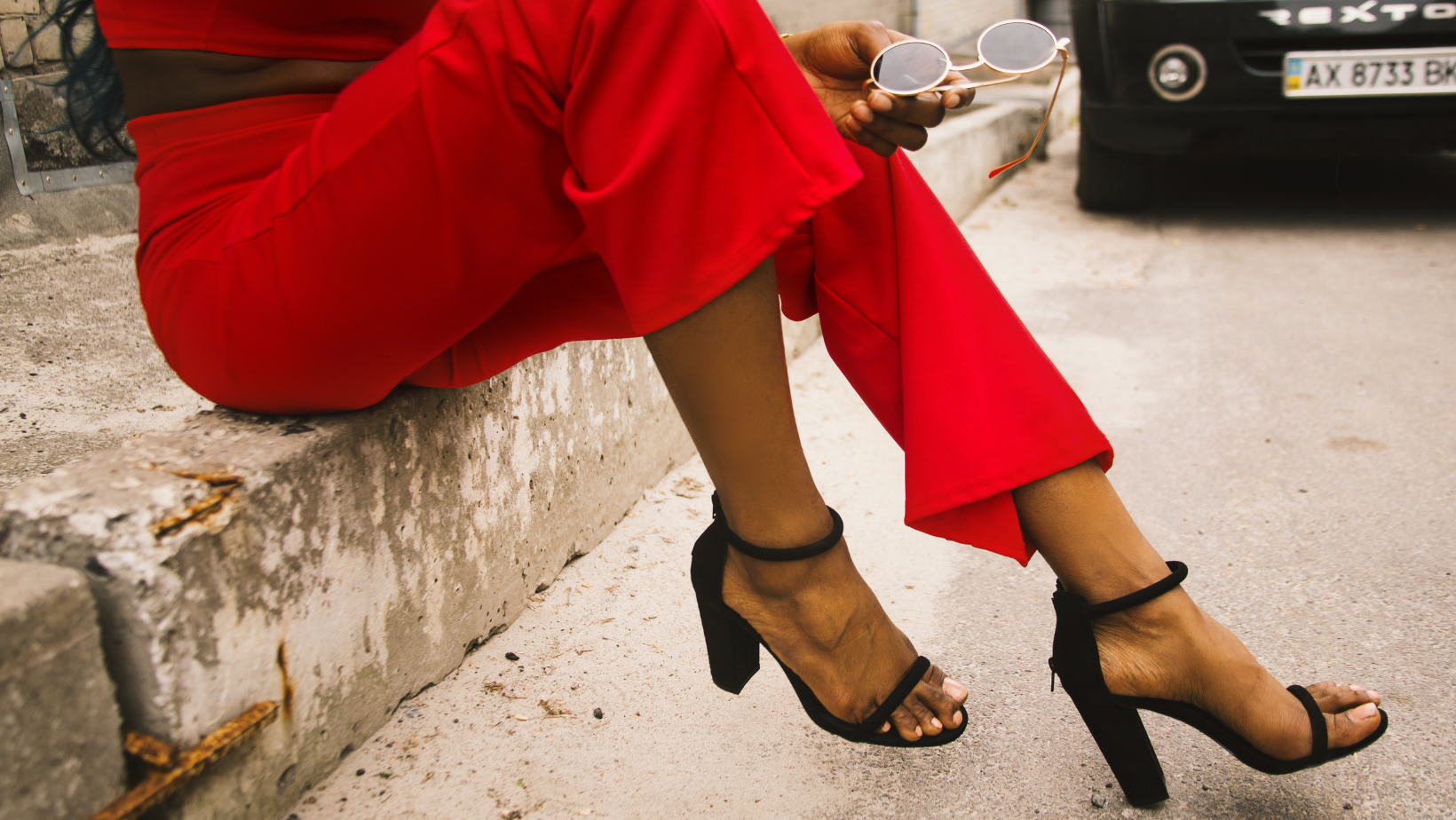 С какви обувки се носят широки панталони / Съвети