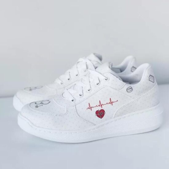 Медицински маратонки Medicine в бяло с принт 600005 /