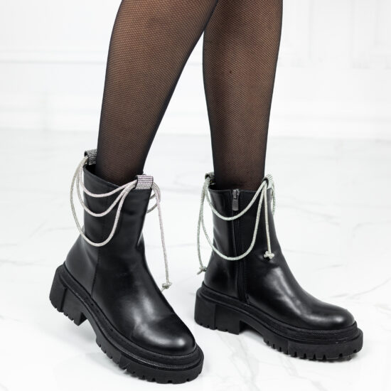 Кожени черни дамски боти /