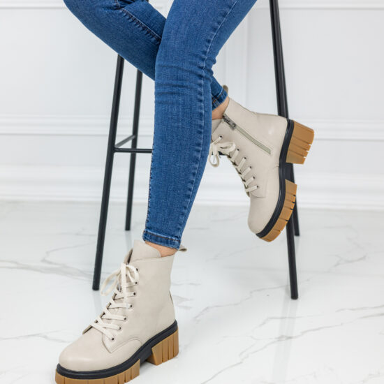 Alternative view of Дамски кожени боти в бежово Greco 10659