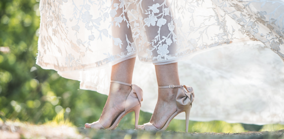 Какви обувки подхождат на бяла рокля Съвети