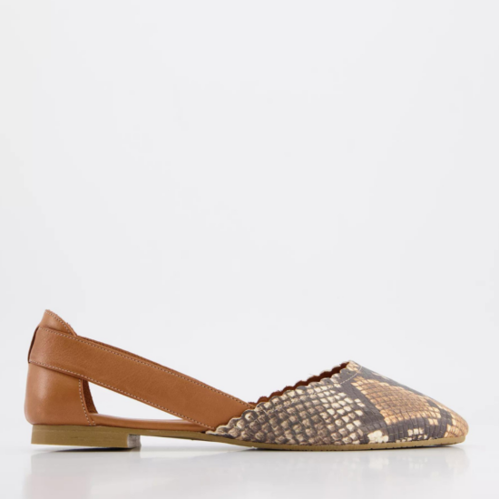 Кафяви равни дамски обувки от естествена кожа със змисйки принт /