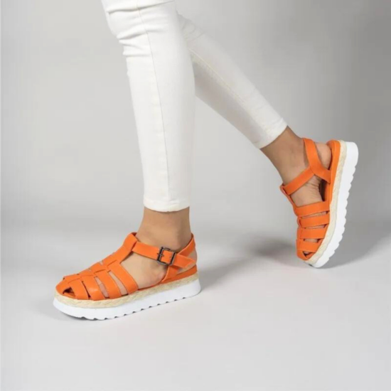 Дамски оранжеви олекотени сандали със затворени пръсти /