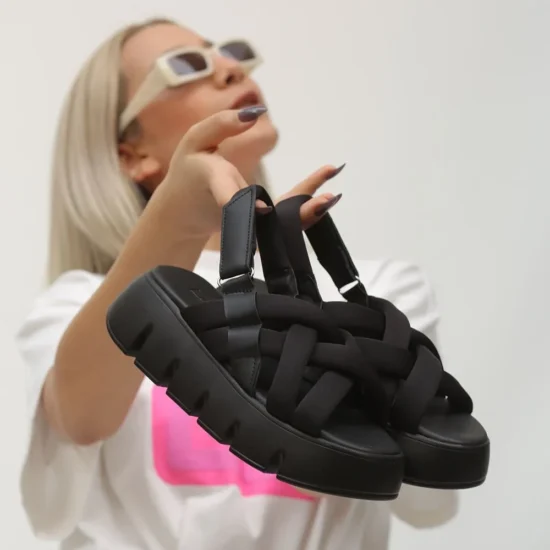 Дамски черни ежедневни сандали на платформа /