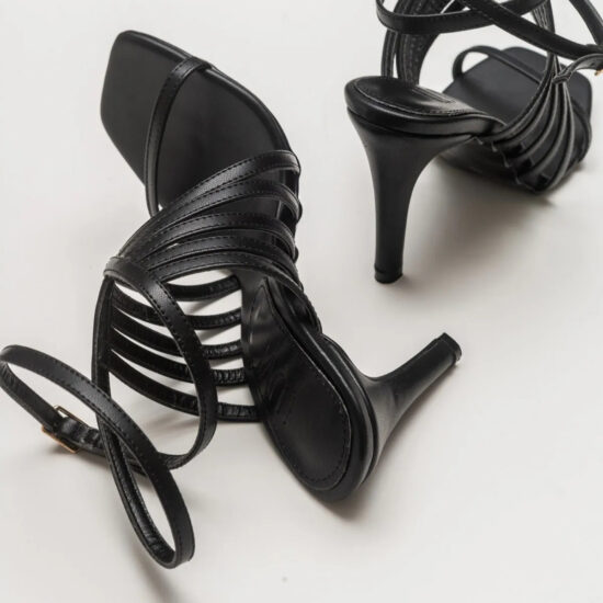 Rocco Черни сандали на висок ток /