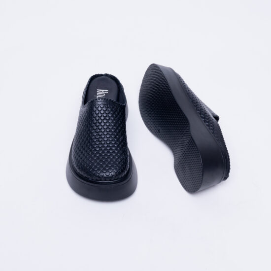 Черно анатомично дамско сабо от естествена кожа на платформа /