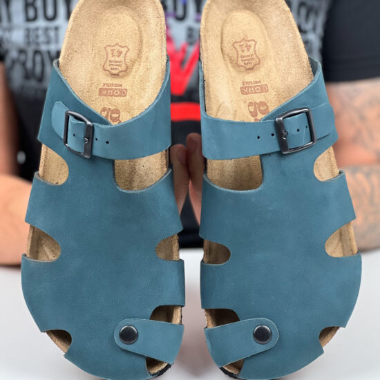 Alternative view of Bobby