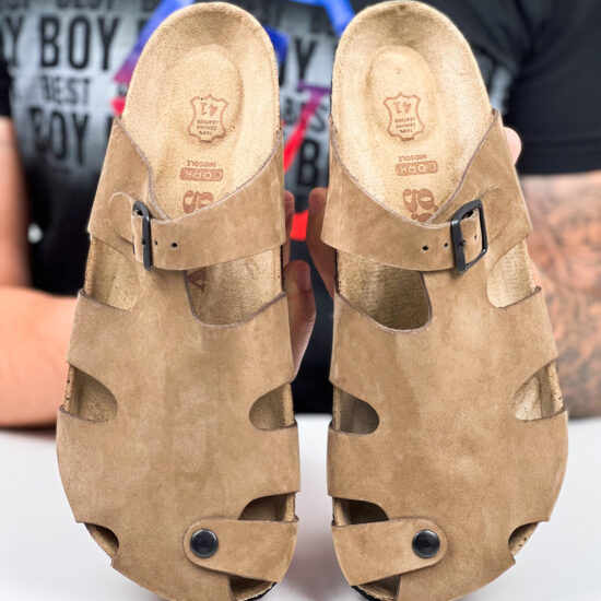 Alternative view of Bobby