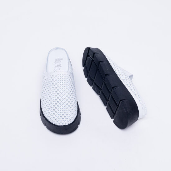 Бяло анатомично дамско сабо от естествена кожа на платформа /