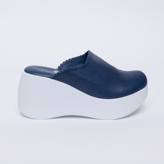 Alternative view of Sirena