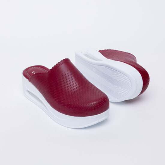 Bloody Red Червено анатомично сабо от естествена кожа /