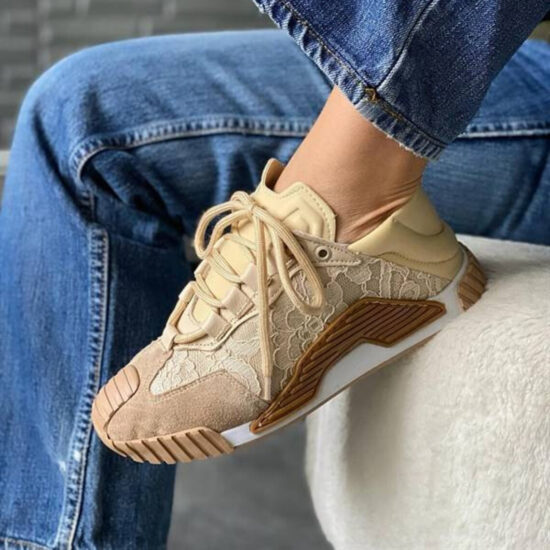 Дизайнерски дамски маратонки от неопрен и дантела в бежово /