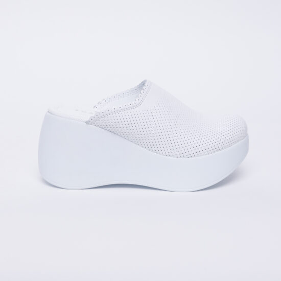 Alternative view of Бели чехли от естествена кожа