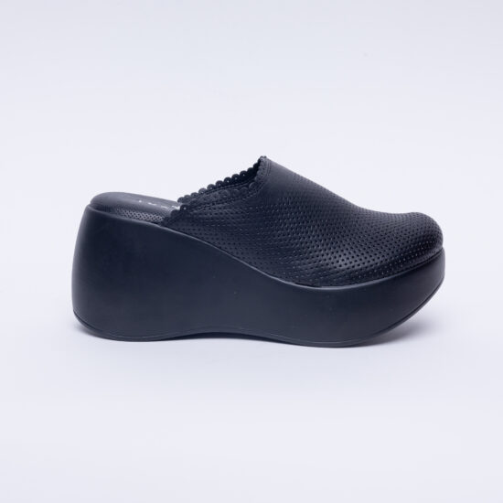 Alternative view of Sirena