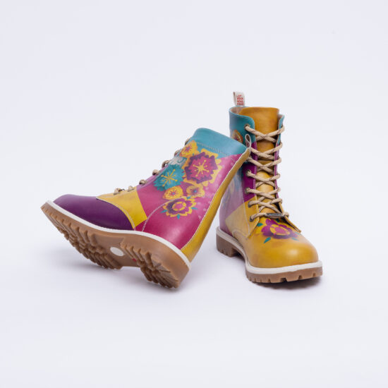 Модерни дамски боти с цветен принт /