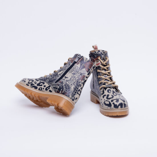 Wildness Модерни дамски боти с цветен принт /