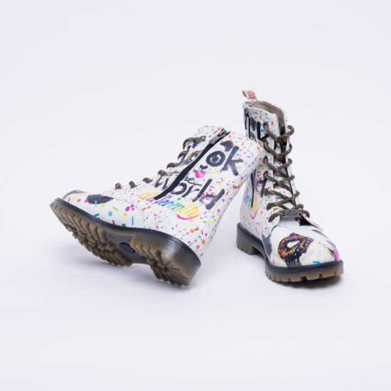 Модерни дамски боти с цветен принт /