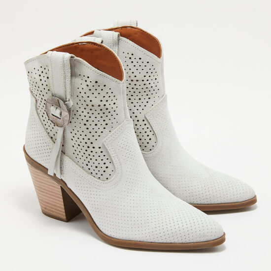 Дамски бели летни боти от естествен велур с перфорация на нисък ток /