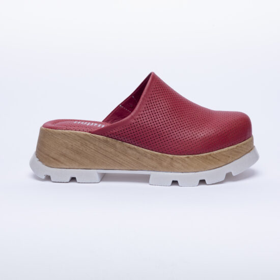 Alternative view of Червено сабо на платформа от естетсвена кожа