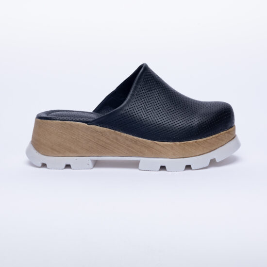 Alternative view of Черно сабо на платформа от естествена кожа