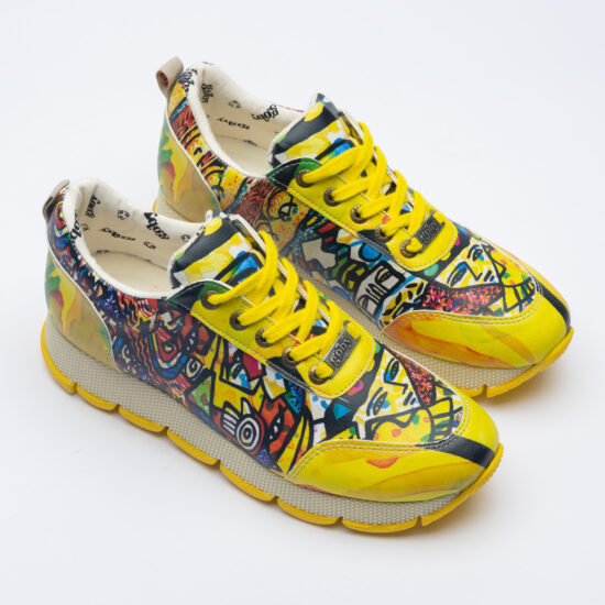 Дамски цветни маратонки с оригинален дизайн /