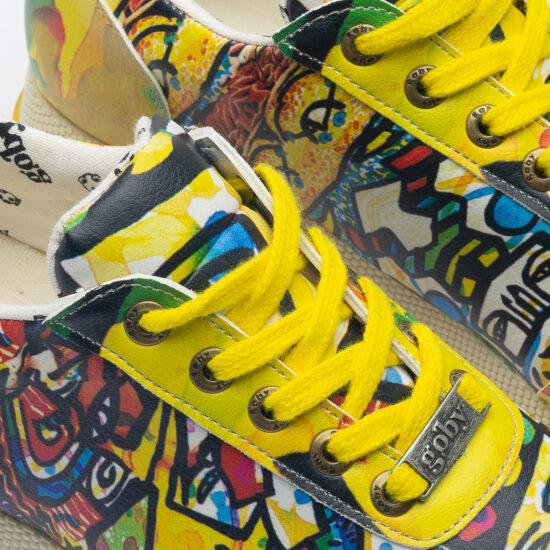 Дамски цветни маратонки с оригинален дизайн /