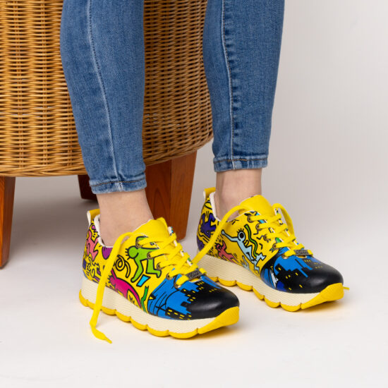 Дамски цветни маратонки с оригинален дизайн /