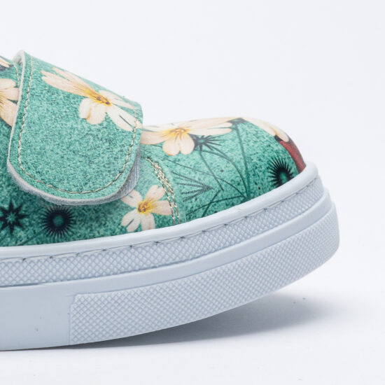 Daisy garden Дамски цветни кецове с оригинален дизайн /