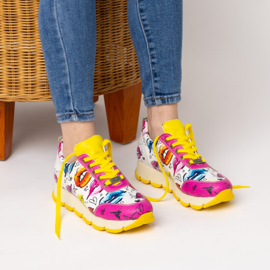 Pink Lips Дамски цветни маратонки с оригинален дизайн /