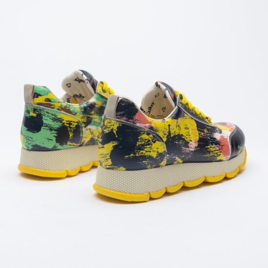 Дамски цветни маратонки с оригинален дизайн /