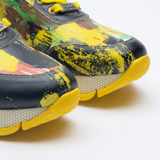 Дамски цветни маратонки с оригинален дизайн /