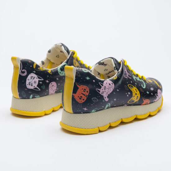 Дамски цветни маратонки с оригинален дизайн /