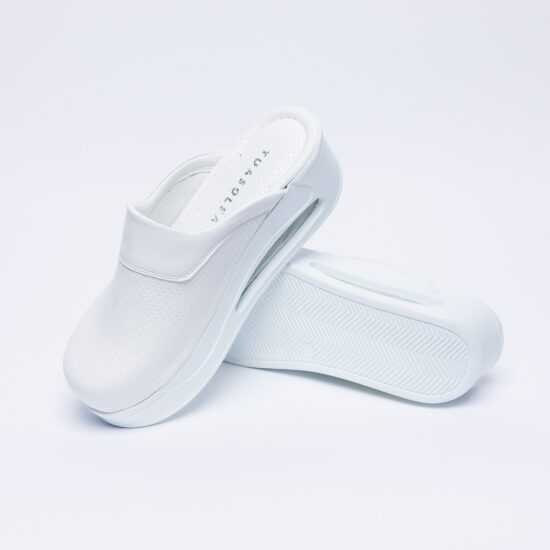 Comfort Бяло медицинско анатомично сабо на платформа /