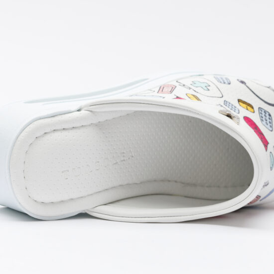 Медицинско сабо на платформа от еко кожа /