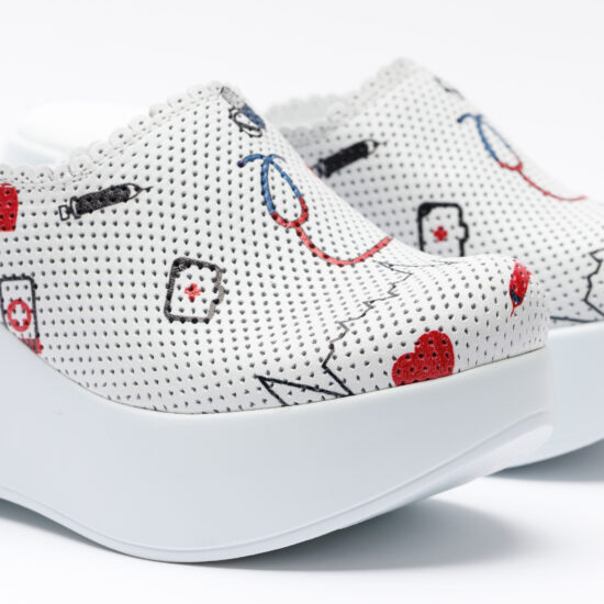 Медицинско сабо на платформа от естествена кожа /