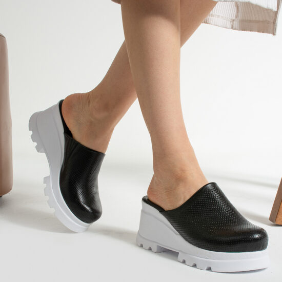 Анатомично кожено черно сабо на платформа /