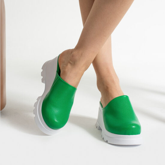 Анатомично кожено зелено сабо на платформа /