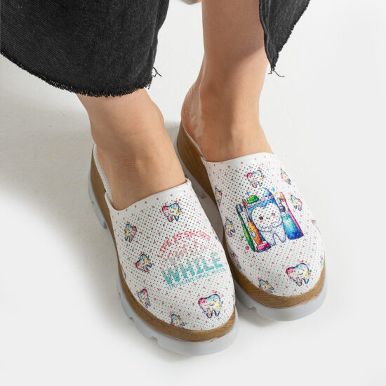 Baby T Бяло анатомично работно сабо от естествена кожа /