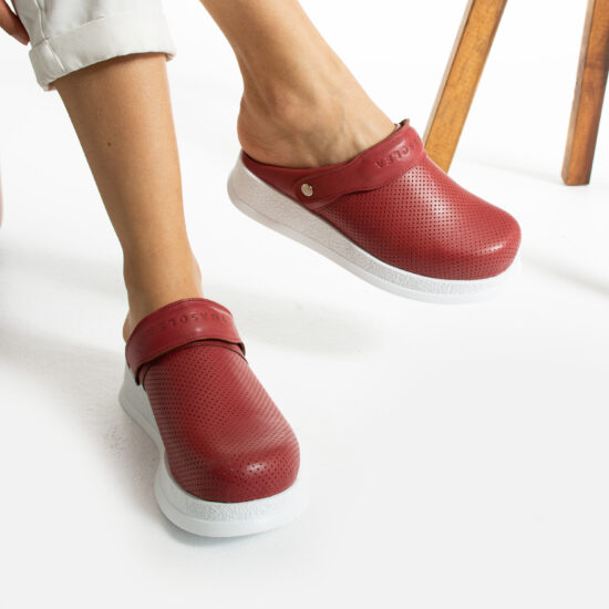 Професионално червено работно сабо с каишка /