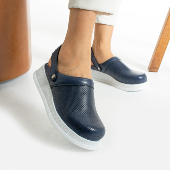 Професионално синьо работно сабо с каишка /