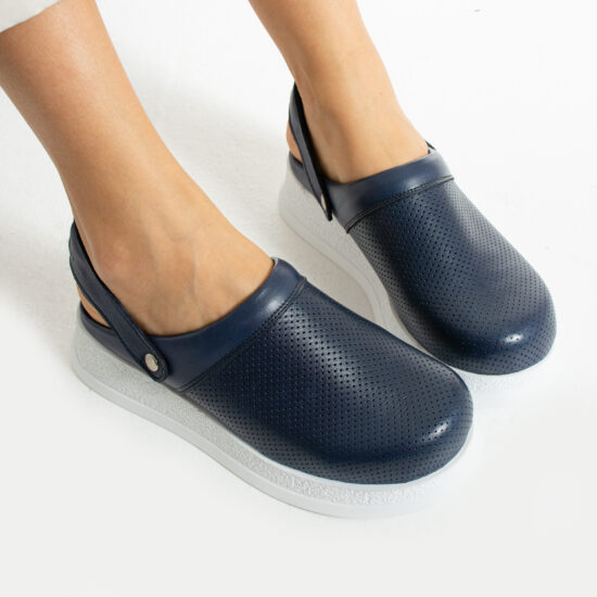 Професионално синьо работно сабо с каишка /