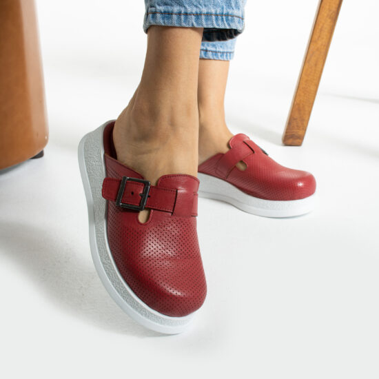 Alternative view of Червено анатомично работно сабо от естествена кожа