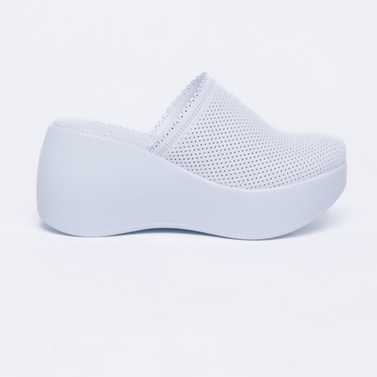 Бели анатомични чехли на платформа от естествена кожа /