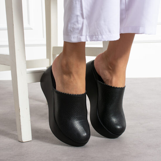 Serena Черни анатомични чехли на платформа от естествена кожа /